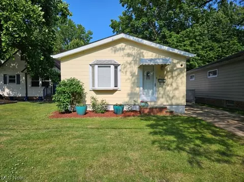 335 E 238th St, Euclid, OH 44123 photo 1