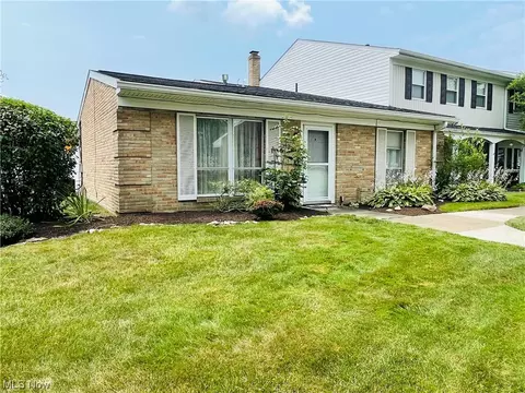 2141 Beechtree Dr, Uniontown, OH 44685