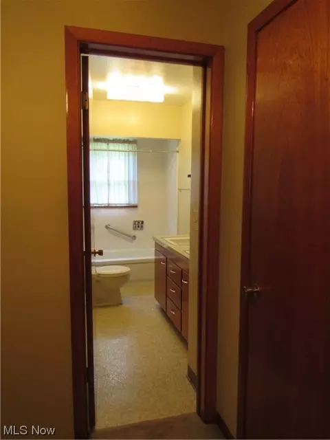 429 Crestview Dr, Ashtabula, OH 44004 photo 16