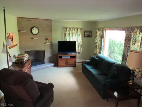 429 Crestview Dr, Ashtabula, OH 44004 photo 5