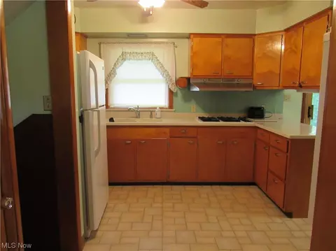 429 Crestview Dr, Ashtabula, OH 44004 photo 6