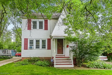 4028 W 219th St, Fairview Park, OH 44126