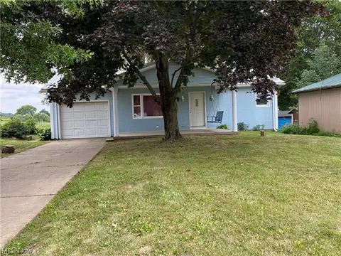 8132 Andora Rd NE, Mechanicstown, OH 44651