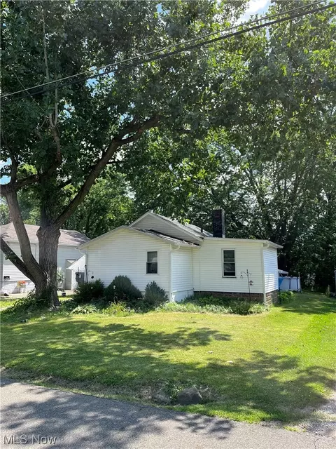 228 Wrexham Ave SW, Massillon, OH 44646