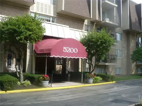 5200 West Blvd #406, Youngstown, OH 44512
