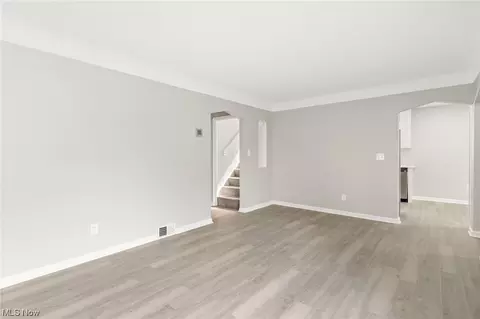 7902 Thornton Dr, Parma, OH 44129 photo 2