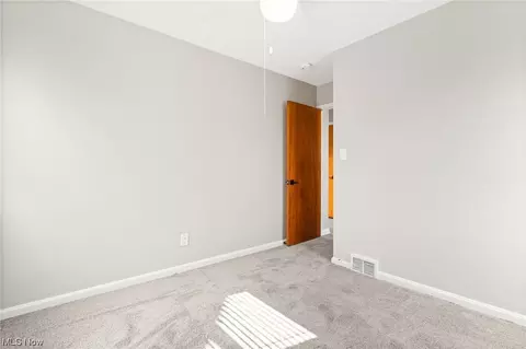 7902 Thornton Dr, Parma, OH 44129 photo 12