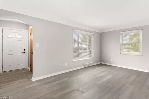 7902 Thornton Dr, Parma, OH 44129 photo 5