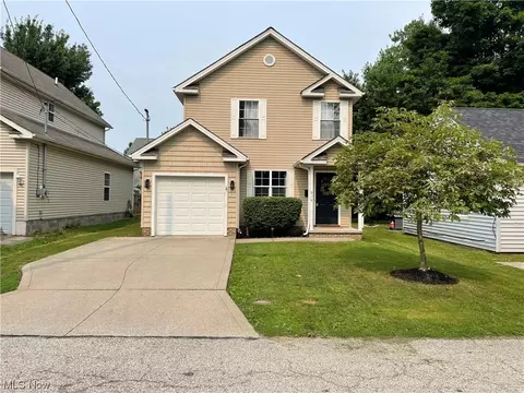 914 Hayes Ave, Willoughby, OH 44094