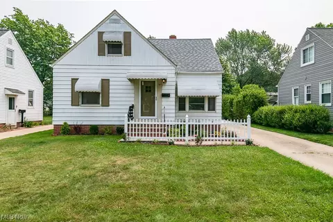 417 E 271st St, Euclid, OH 44132 photo 1