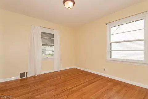 417 E 271st St, Euclid, OH 44132 photo 12