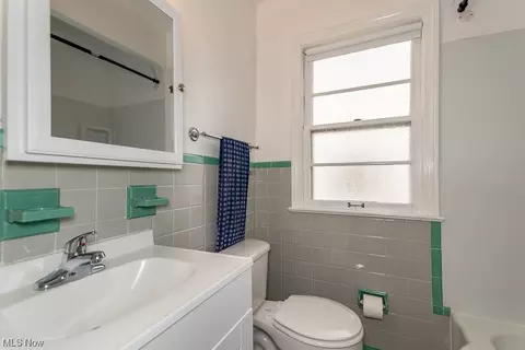 417 E 271st St, Euclid, OH 44132 photo 11
