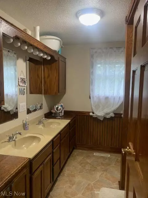 116 Canal Rd, Dover, OH 44622 photo 9