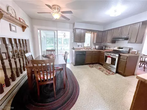 304 Crestview Dr, Elyria, OH 44035 photo 10