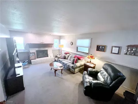 304 Crestview Dr, Elyria, OH 44035 photo 12