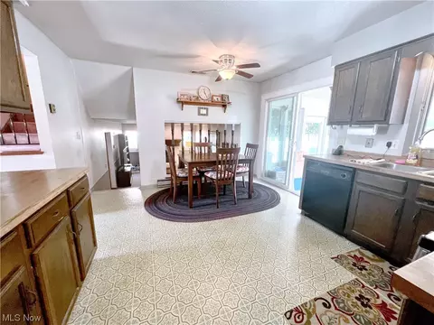304 Crestview Dr, Elyria, OH 44035 photo 9