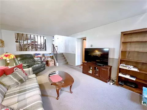 304 Crestview Dr, Elyria, OH 44035 photo 13