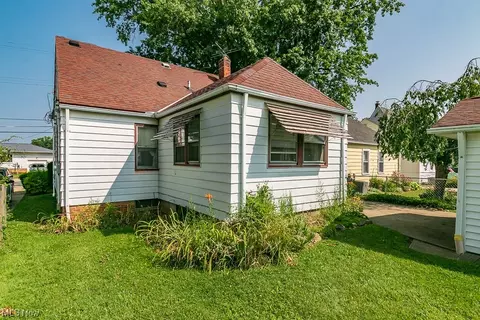 30146 Phillips Ave, Wickliffe, OH 44092 photo 4
