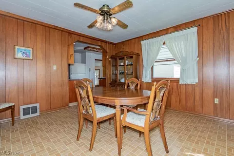 30146 Phillips Ave, Wickliffe, OH 44092 photo 16