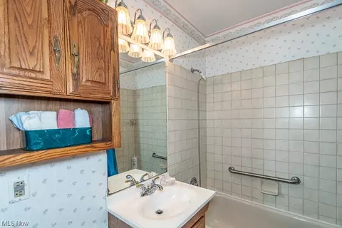 30146 Phillips Ave, Wickliffe, OH 44092 photo 20