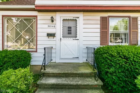 30146 Phillips Ave, Wickliffe, OH 44092 photo 3