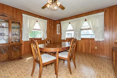 30146 Phillips Ave, Wickliffe, OH 44092 photo 17