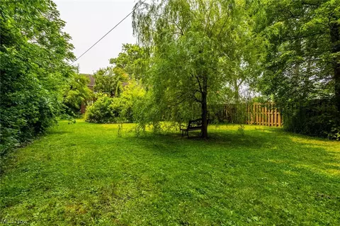 178 Baker St, Berea, OH 44017 photo 17