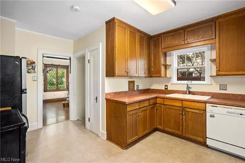 178 Baker St, Berea, OH 44017 photo 6