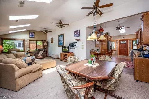 6105 Firestone Rd NE, Canton, OH 44721 photo 11