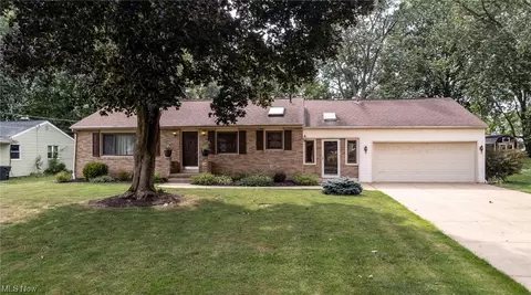 6105 Firestone Rd NE, Canton, OH 44721 photo 1
