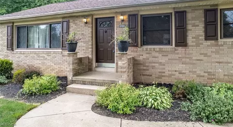 6105 Firestone Rd NE, Canton, OH 44721 photo 2