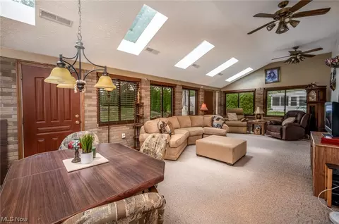 6105 Firestone Rd NE, Canton, OH 44721 photo 10
