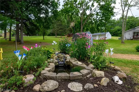 4202 Mapleton St SE, Canton, OH 44707 photo 4
