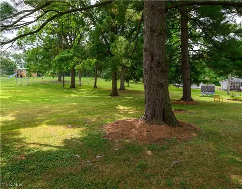 4202 Mapleton St SE, Canton, OH 44707 photo 5