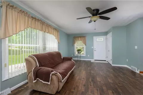 4202 Mapleton St SE, Canton, OH 44707 photo 7