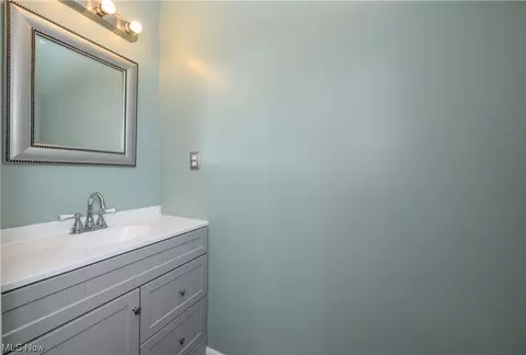 4202 Mapleton St SE, Canton, OH 44707 photo 19