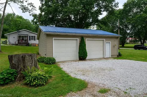 4202 Mapleton St SE, Canton, OH 44707 photo 3