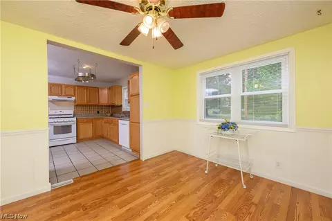 4202 Mapleton St SE, Canton, OH 44707 photo 12