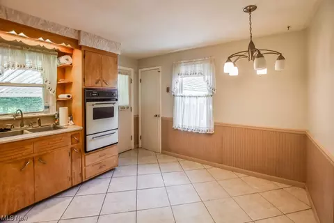 176 Anna Ave NW, Canton, OH 44708 photo 4