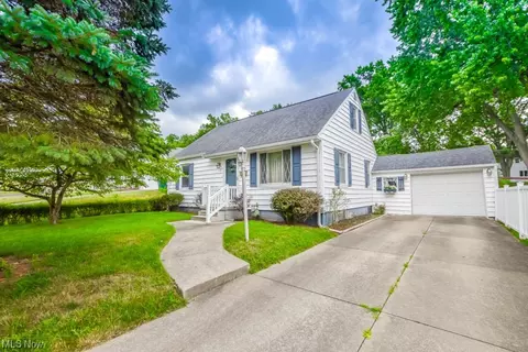 176 Anna Ave NW, Canton, OH 44708 photo 1