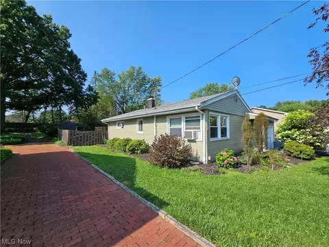 375 Annawan Ln, Boardman, OH 44512 photo 2
