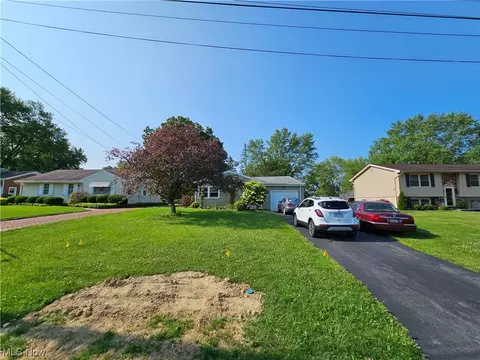 375 Annawan Ln, Boardman, OH 44512