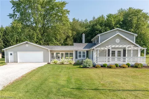 3061 Wolverine St NE, Canton, OH 44705 photo 1
