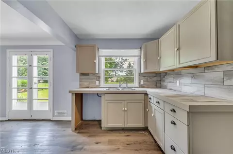 6007 Brookside Rd, Independence, OH 44131 photo 3