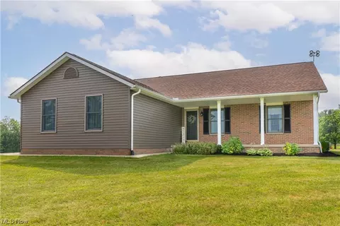 7288 Paris Ave, Louisville, OH 44641