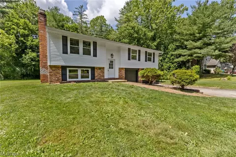 108 Logan Ct, Bethany, WV 26032 photo 2