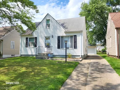 15617 Corkhill Rd, Maple Heights, OH 44137