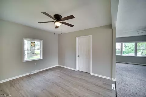 430 E 45th St, Lorain, OH 44052 photo 9