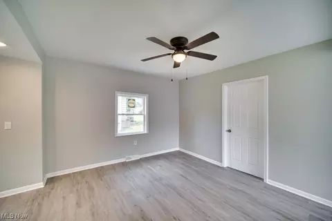 430 E 45th St, Lorain, OH 44052 photo 8