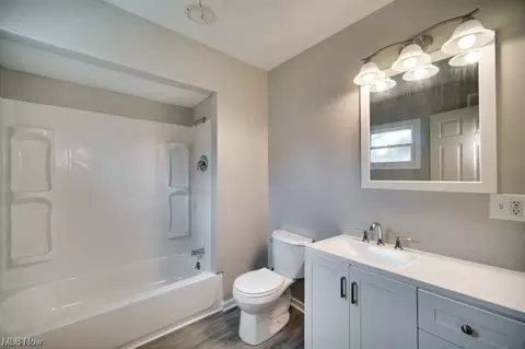 430 E 45th St, Lorain, OH 44052 photo 10